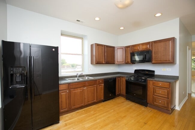Photo - 2531 N Kildare Ave Unit J01P