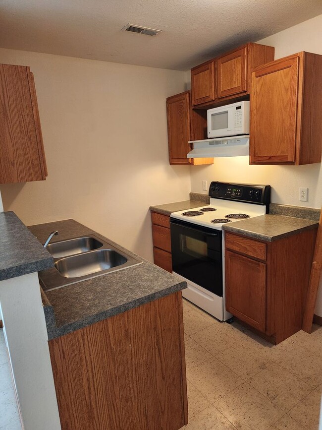Photo - 3206 Elm Grove Dr Unit A