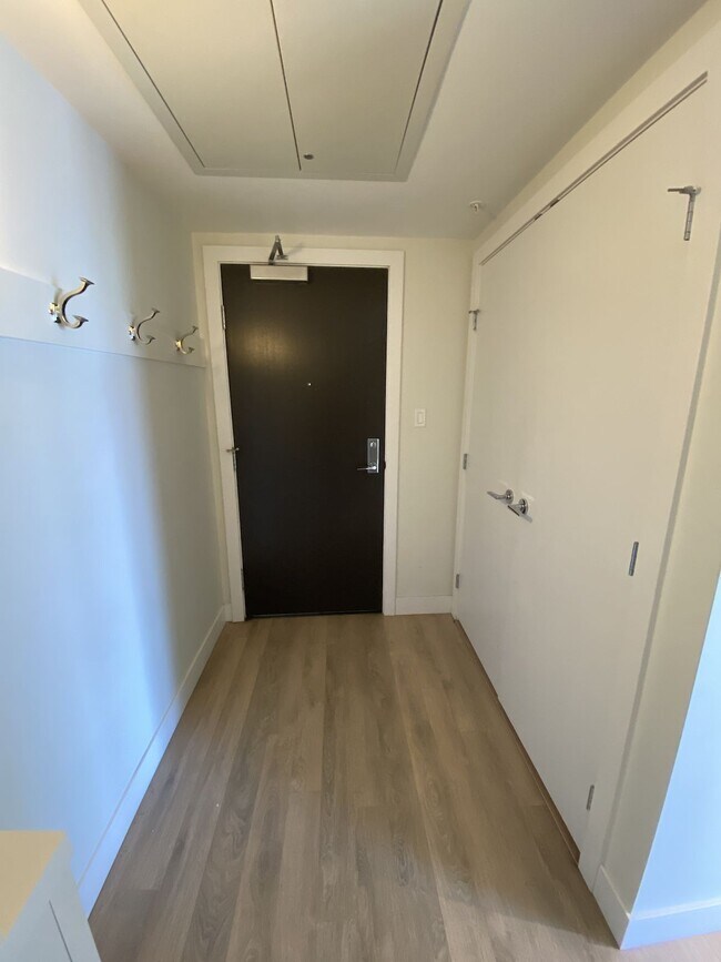 Photo - Spacious 2-Bedroom Condo-Stunning City and Mountain Views-Tandem Parking (IP090) Unit 2907