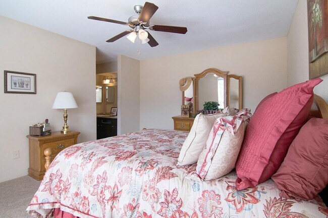 Photo - 4800 Lamonte Ln Unit #1601A