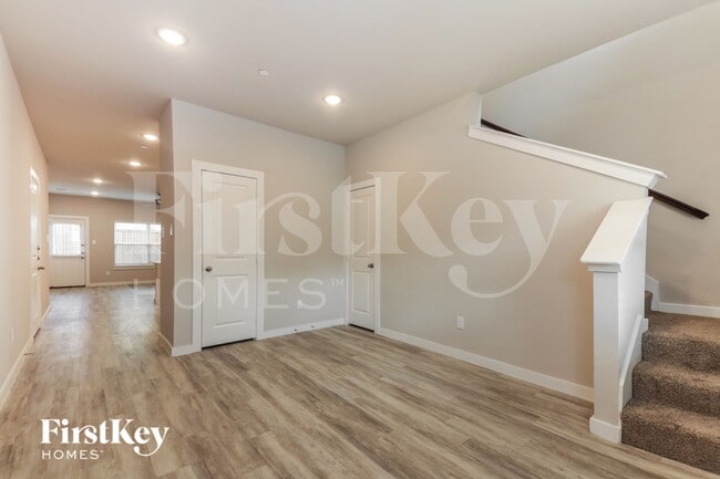 Photo - 623 Sophia Wy