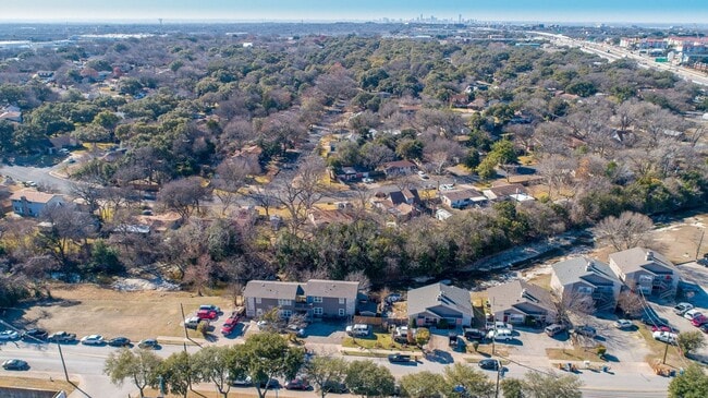 Photo - 933 Park Plaza Dr