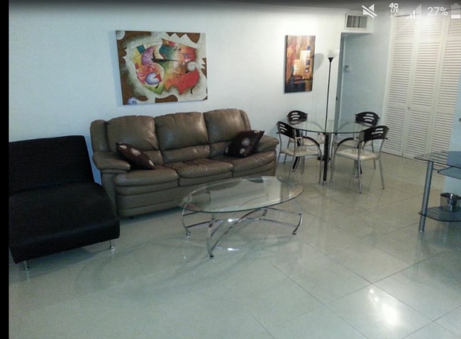 Photo - 1725 James Ave Unidad 24