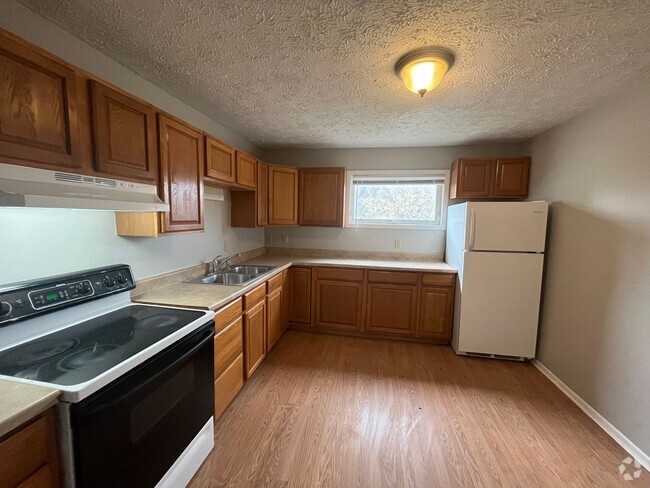 Building Photo - Daniel Realty LLC (4438 N 61st  St) Unit #5 Rental