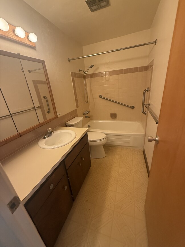 Photo - Miramar Unit 1