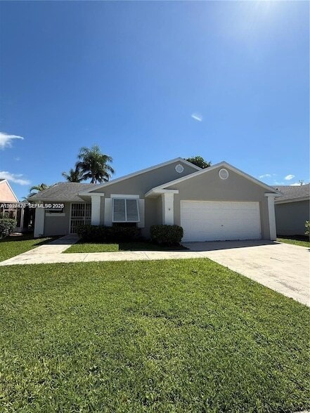 Building Photo - 665 SE 25th Ln