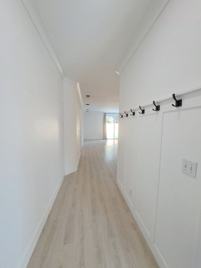 472 Somerville Cir