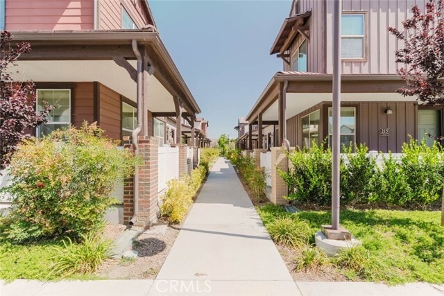 Photo - 211 Red Brick Dr