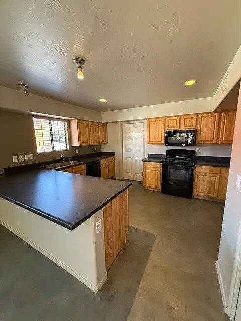 710 N Dodge Blvd