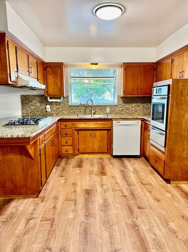 Photo - 4214 Zephyr Way