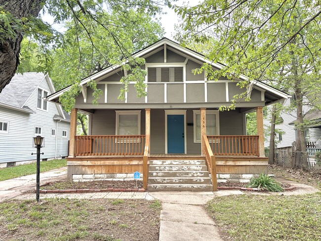 Photo - 136 S Green St House