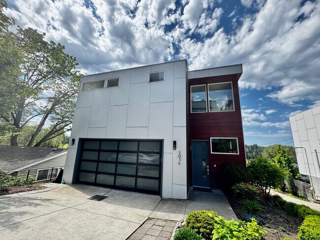Wonderful West Seattle Home - Wonderful West Seattle Home
