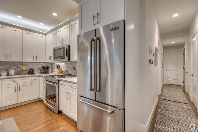 Building Photo - 141 W Sixth St Unit 1 Rental