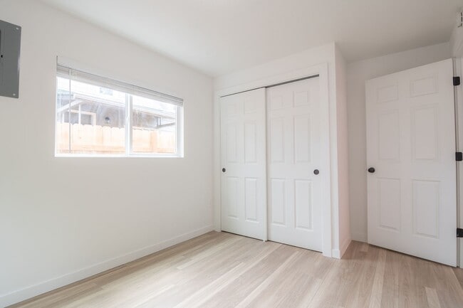 Photo - 4845-4847 SE 65th Unidad 4847 SE 65th