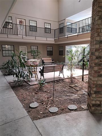 Photo - 1304 Halsell St