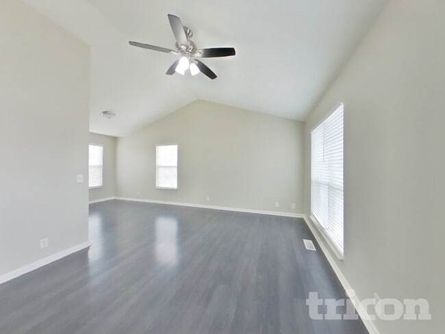 Photo - 716 Sweetwater Cir