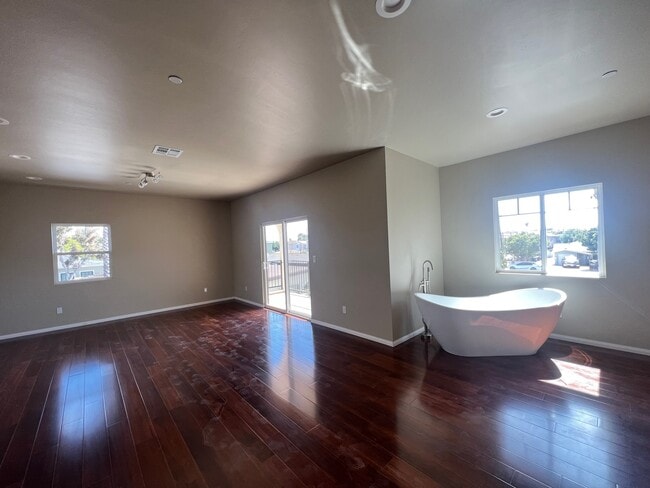 Photo - 859 Florida St