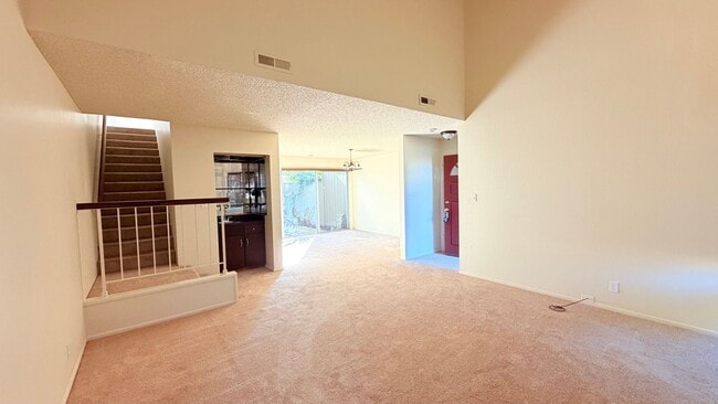 Photo - 1092 Melrose Ave