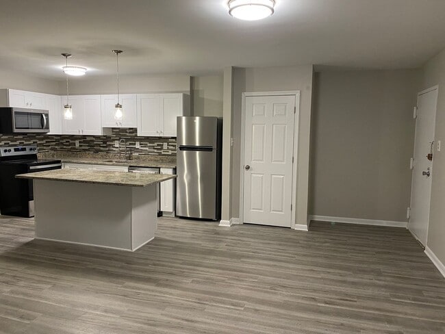 Photo - Spacious 1 Br Unit walking distance to Edsall Station