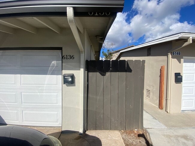 Building Photo - One Story 4BD/2BA w/ Private Yard!! Rental