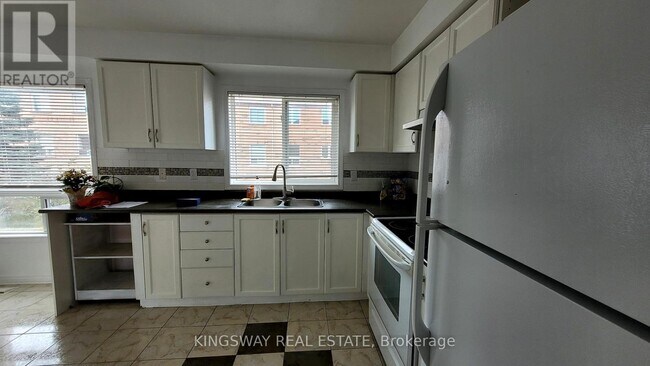 Photo - 2 Clay Brick Ct