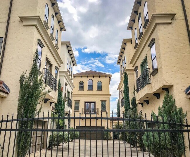 Photo - 1432 W 21st St Unidad F Rental