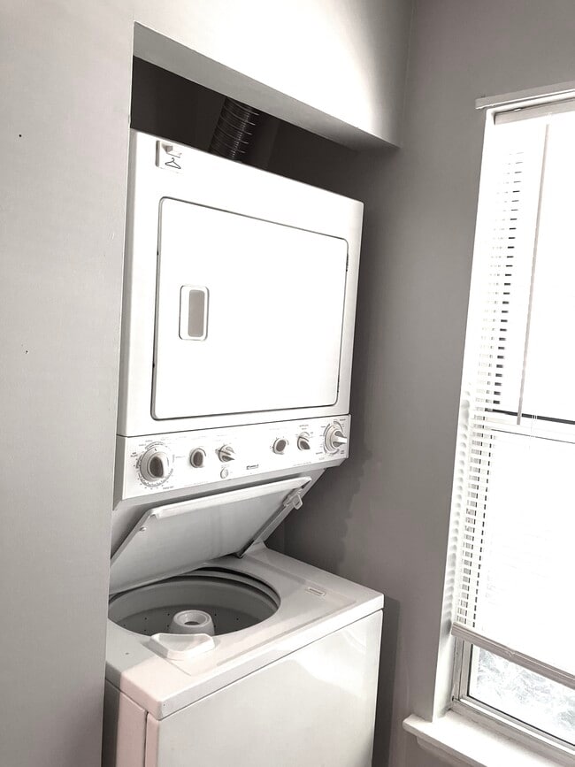 Laundry - 211 Sheraton Ct Unit A