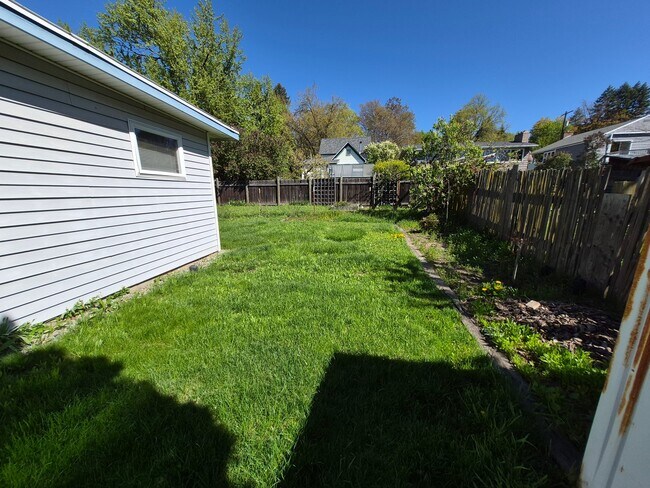 Photo - 625 Kenneth St