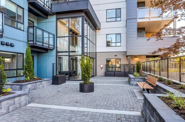 Photo - 33886 Pine St