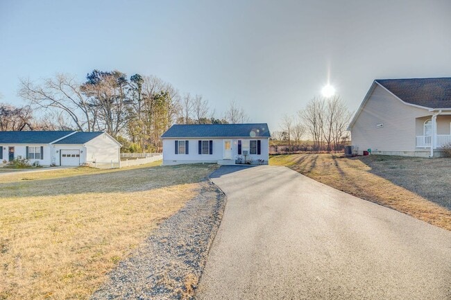 Photo - 155 Cove Point Rd