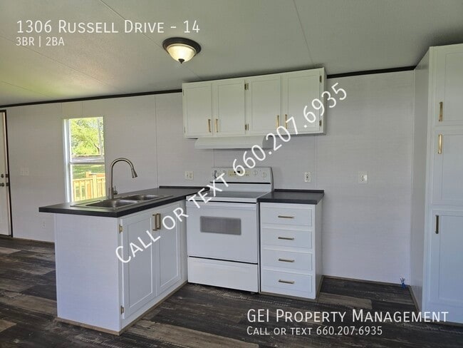 Photo - 1306 Russell Dr