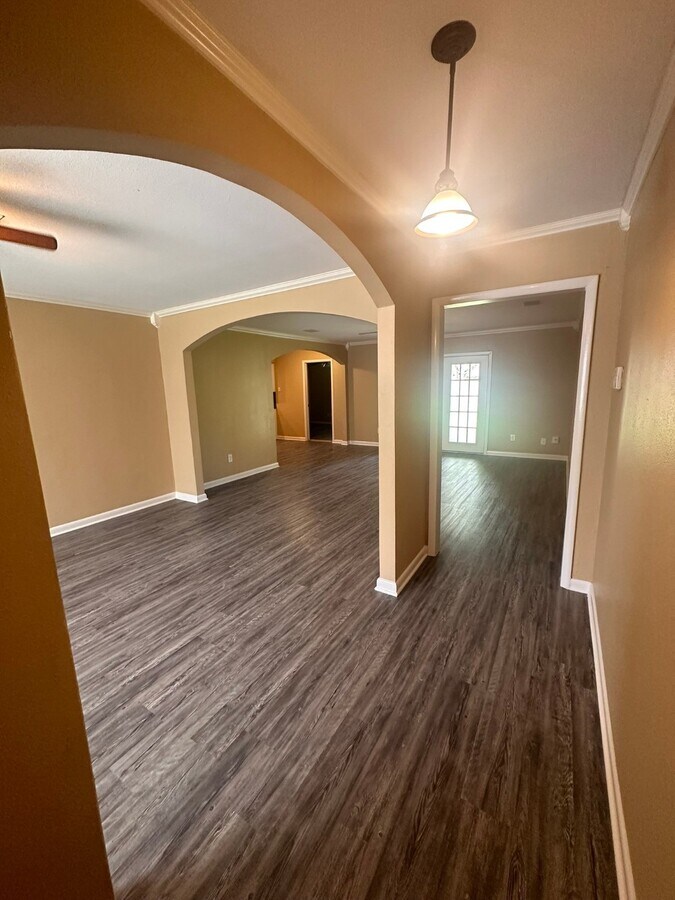 Photo - 5830 Effingham Dr