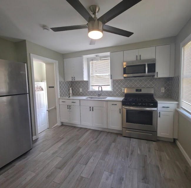 Photo - Single Family Home 3 beds 2 bath Available Now!