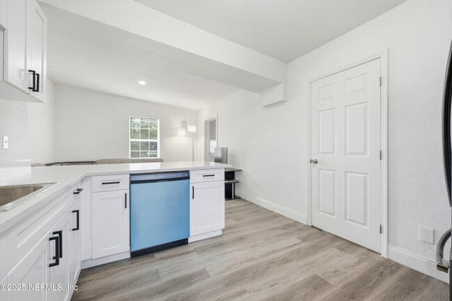 Photo - 10303 Westmar Rd