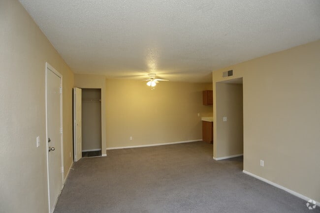 3BR, 2BA - Colonial_1125 SF