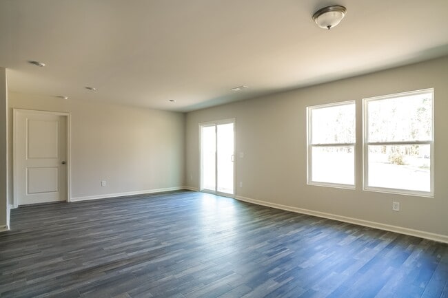 Photo - 694 Hadley Ct SE