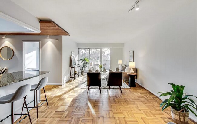 Photo - Newly Upgraded 2Beds/1Bath Condo in Southw...