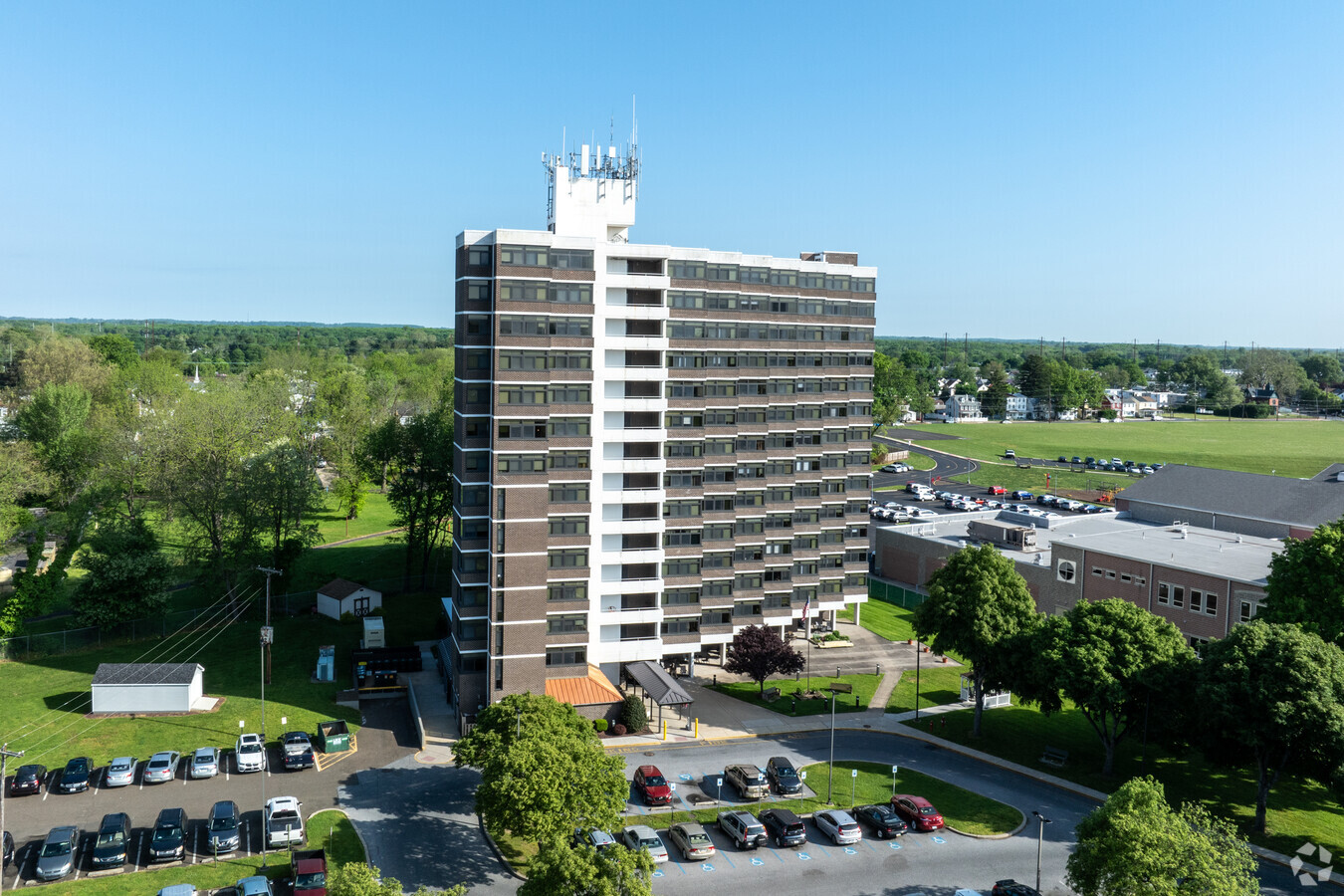 Photo - Grundy Towers