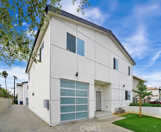 Building Photo - 5729 Willowcrest Ave Unit 5729