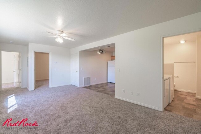 Building Photo - Enjoy Scenic Ivins Living – 3-Bed, 2-Bath ... Rental