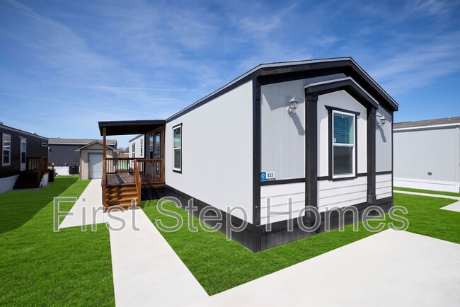 Building Photo - 133 Appaloosa Dr