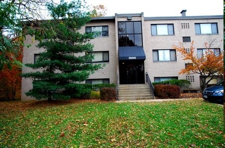 Canterbury Square Apartments