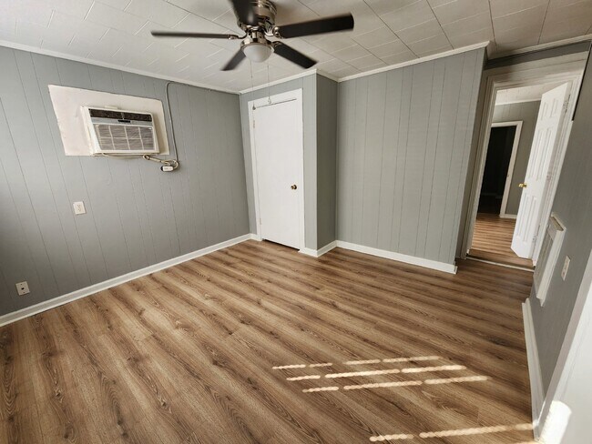 349B HICKORY HEIGHTS - 2BD-1BA Near APSU and Downtown!!!