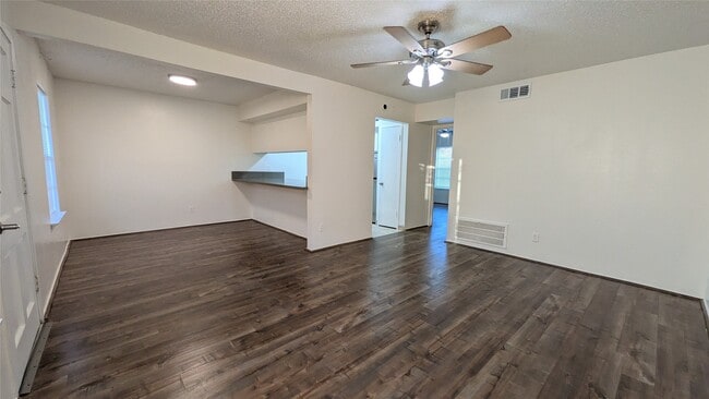 Photo - 3131 Southwest Fwy Unit C40