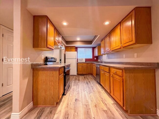 Photo - 254 S Oman Rd