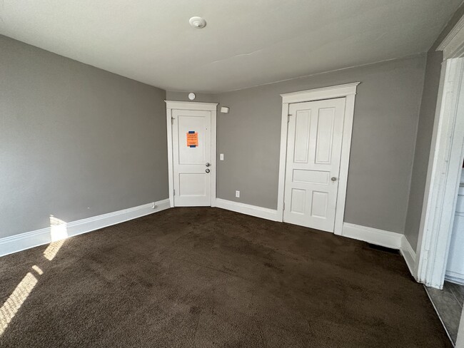 Photo - 1803 Portage St