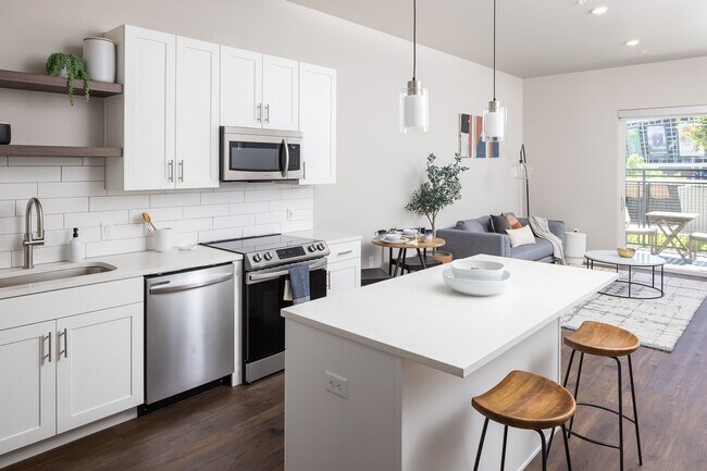 Photo - 1919 Mile High