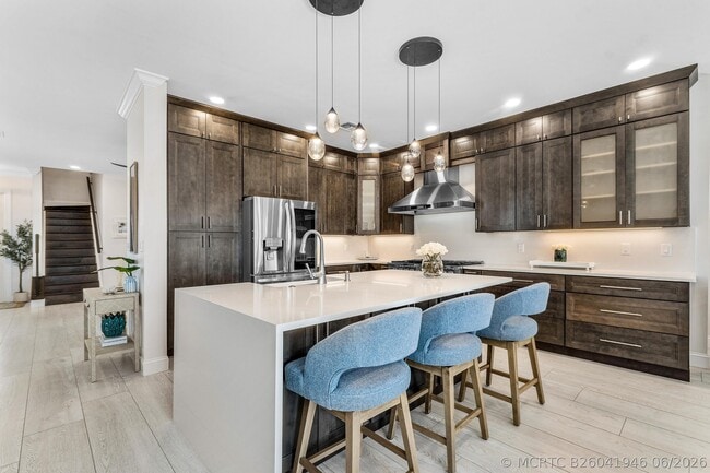Building Photo - 550 Tomahawk Ct