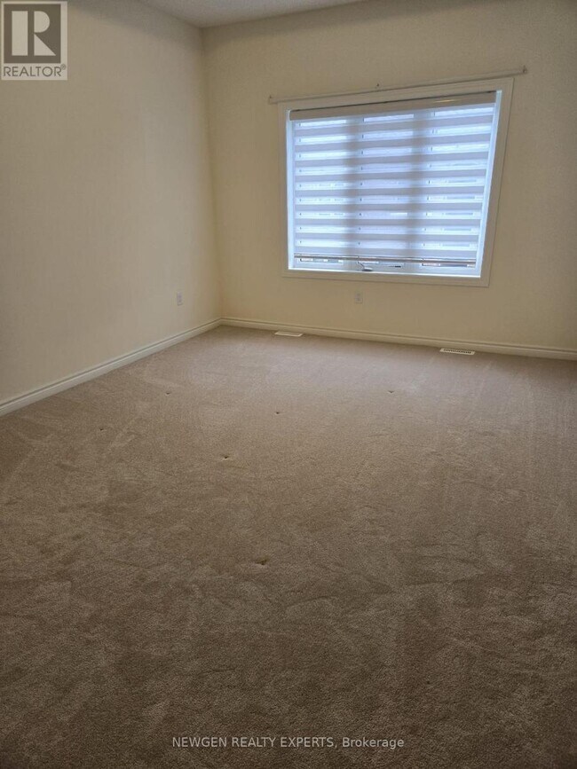 Photo - 27 Donald Ficht Crescent