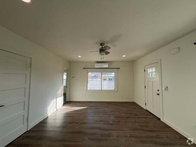 Building Photo - 699 River Rd Rental